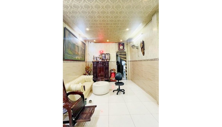 Mặt tiền kinh doanh Tạ Quang Bửu 4x20 80m2 đúc 5 tầng chỉ 17 tỷ 6
